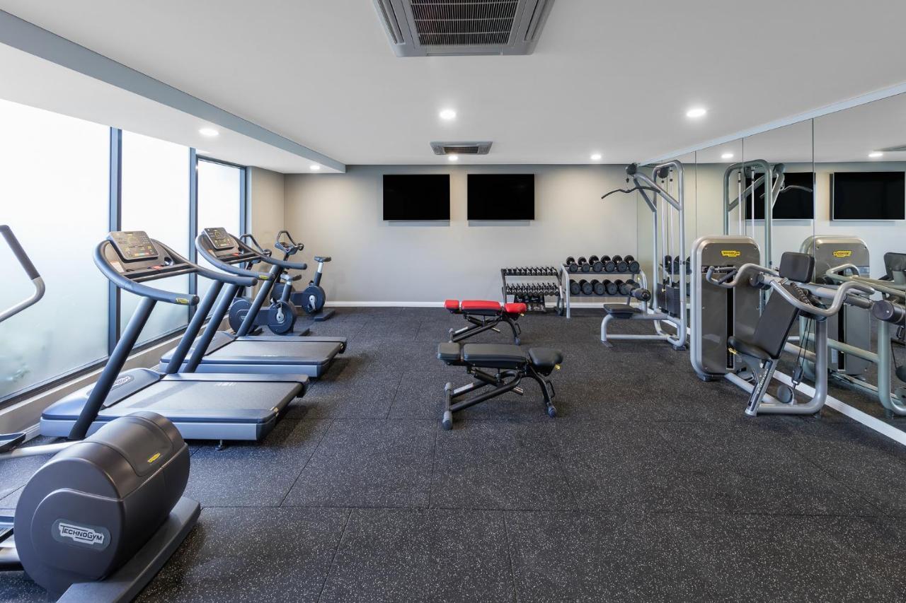 Meriton Suites Coward Street, Mascot Сидней Экстерьер фото The gym at the hotel