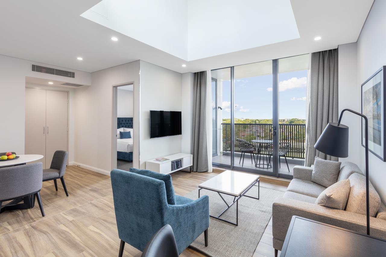 Meriton Suites Coward Street, Mascot Сидней Экстерьер фото A typical apartment at the new residential development